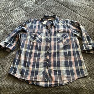 Women’s Plaid Button Up